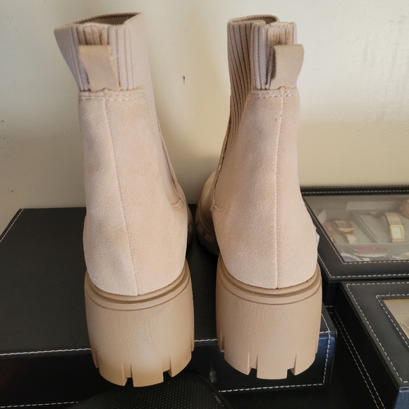 Steve Madden boots - Picture 2 of 3